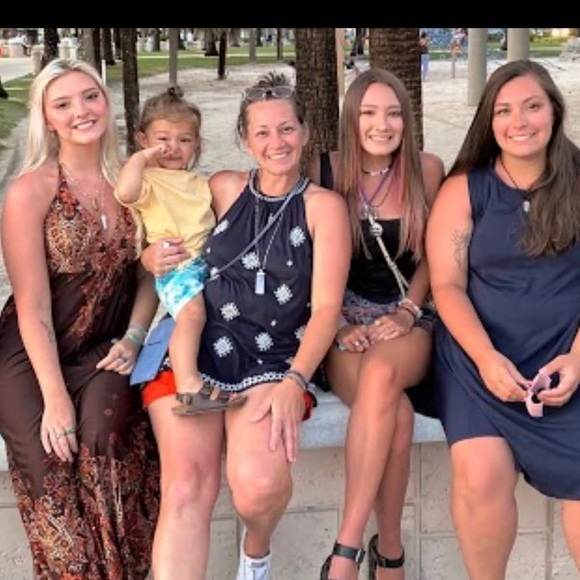 Meet your Posher, Tara - Picture 9 of 15